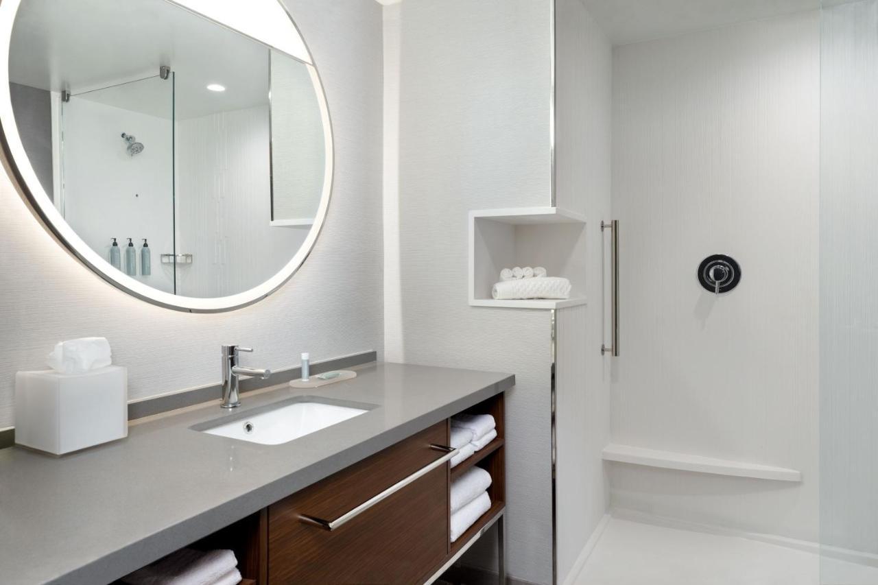Courtyard By Marriott Richmond Scott'S Addition Esterno foto